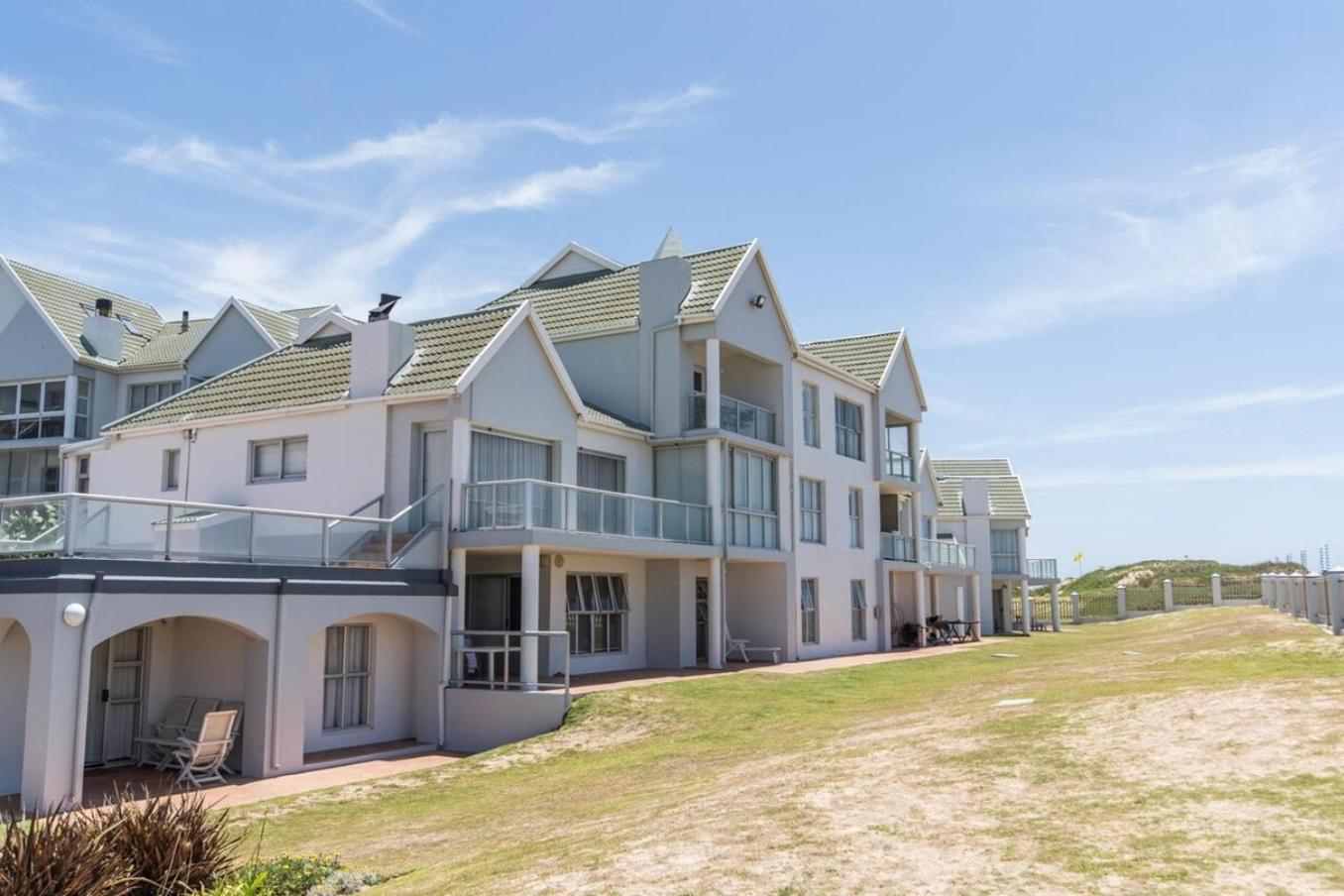 Luxury On The Beach Порт-Элизабет Экстерьер фото