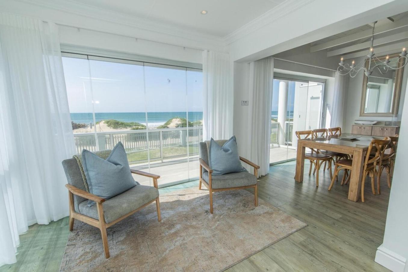 Luxury On The Beach Порт-Элизабет Экстерьер фото